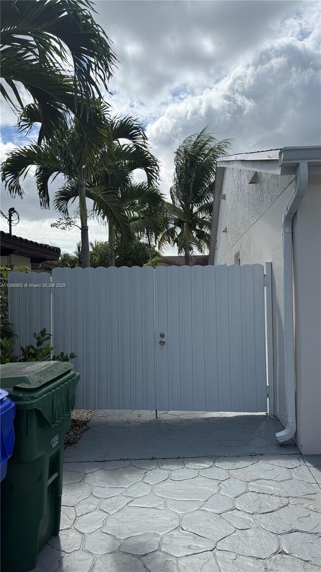 4712 SW 2nd Terrace in Coral Gables, FL - Building Photo - Building Photo