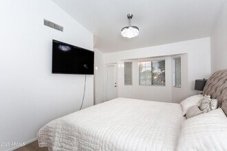 11015 W Laurelwood Ln in Avondale, AZ - Building Photo - Building Photo