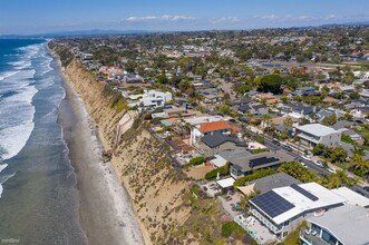 305 Neptune Ave in Encinitas, CA - Building Photo - Building Photo