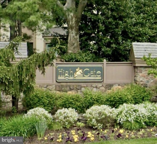 property at 74 Highgate Ln