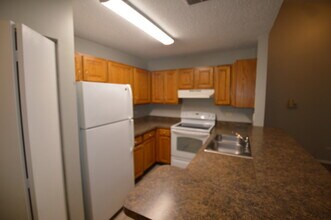 2048 N Rand Rd in Palatine, IL - Building Photo - Building Photo