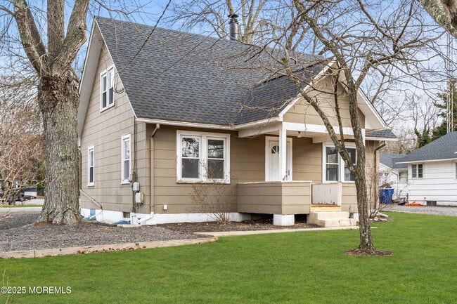 2061 Lakewood Rd in Toms River, NJ - Building Photo - Building Photo
