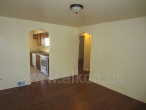 4785 Yew St in Pittsburgh, PA - Building Photo - Building Photo