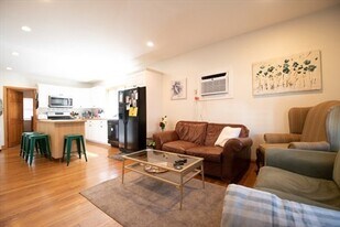 20 Greymere Rd, Unit 2L in Boston, MA - Building Photo