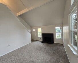 18713 67th Pl NE in Kenmore, WA - Building Photo - Building Photo