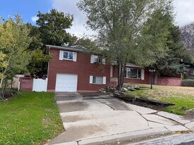 4353 S Diana Way in Salt Lake City, UT - Building Photo