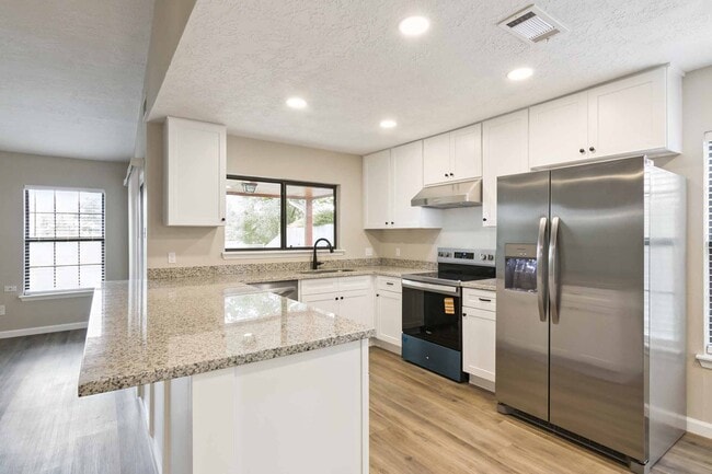 259 E Castle Harbour Dr in Friendswood, TX - Foto de edificio - Building Photo