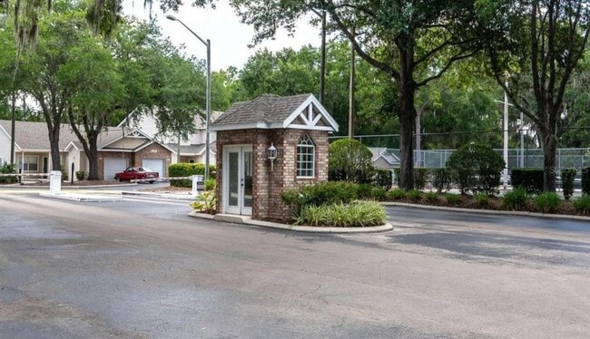 4700 SW Archer Rd in Gainesville, FL - Building Photo - Building Photo