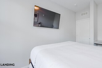 2331 Commerce Park Dr NE, Unit 3309 in Palm Bay, FL - Building Photo - Building Photo