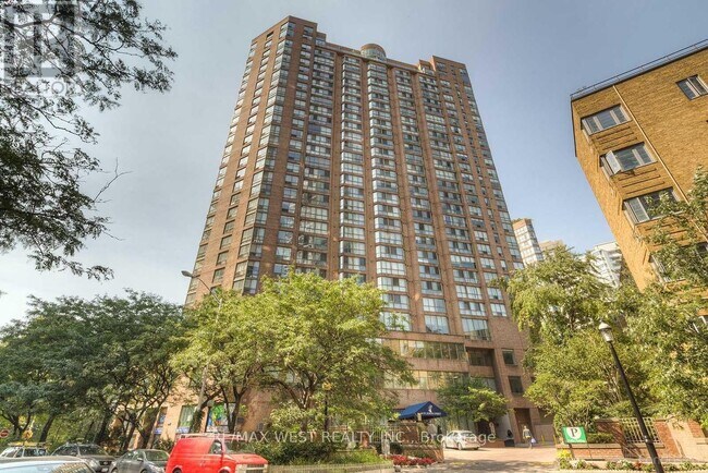 44-1544 St Joseph St in Toronto, ON - Building Photo - Building Photo