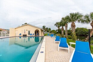 1815 Robalo Dr, Unit C201 in Vero Beach, FL - Building Photo