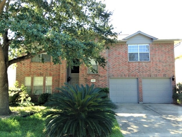 15923 Mission Glen Dr