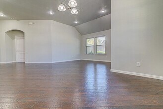 100 Snowflake Dr in Round Rock, TX - Building Photo - Building Photo