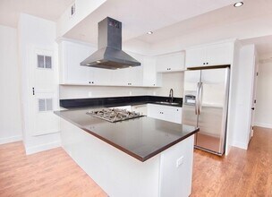 1861 S Longwood Ave in Los Angeles, CA - Building Photo - Building Photo