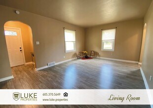 800 S Williams Ave in Sioux Falls, SD - Building Photo - Building Photo