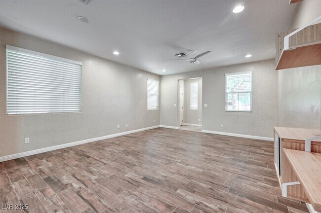 7558 Crooked Branch St in Las Vegas, NV - Building Photo - Building Photo