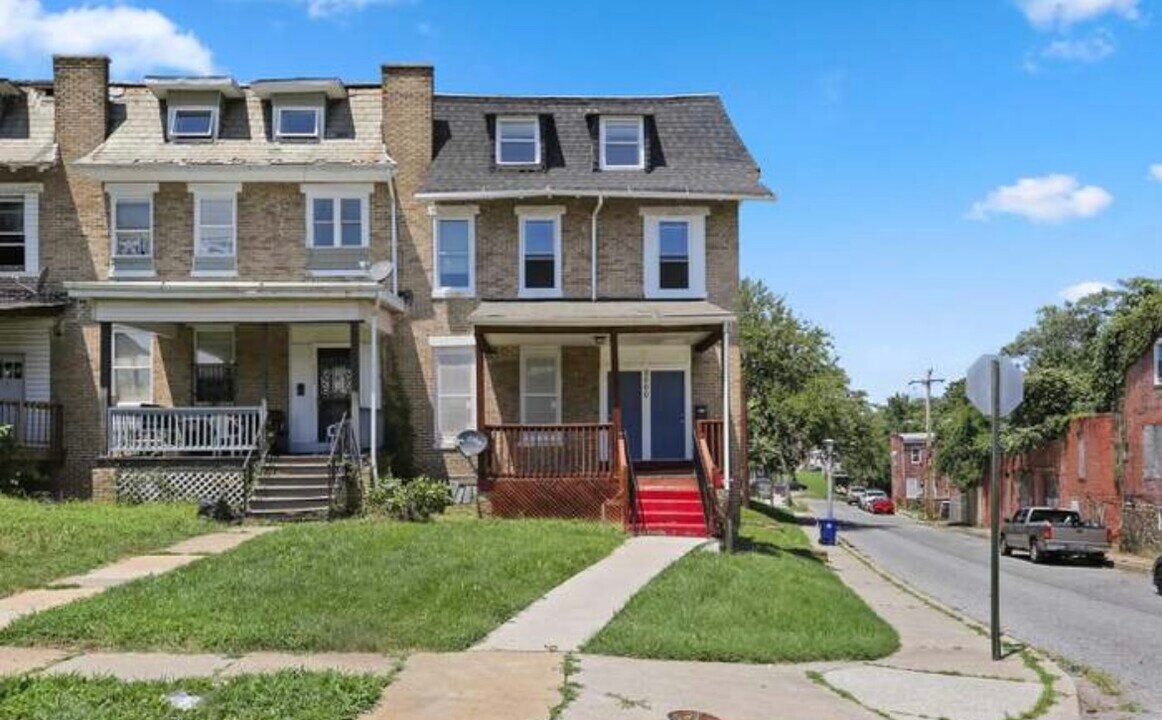 2500 Keyworth Ave in Baltimore, MD - Building Photo