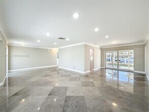 2770 NE 8th Ct in Pompano Beach, FL - Foto de edificio - Building Photo