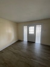 825 N 6th St in Clairton, PA - Building Photo - Building Photo