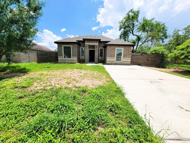 429 E Nebraska Rd in Alamo, TX - Building Photo - Building Photo