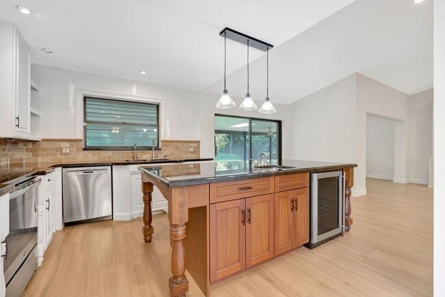 property at 13692 Cross Pointe Dr