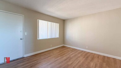 2715 44th St in San Diego, CA - Foto de edificio - Interior Photo