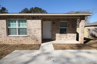 3417 W Fisher St in Pensacola, FL - Foto de edificio - Building Photo