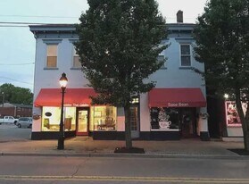 145 W Benson St, Unit 1 in Cincinnati, OH - Building Photo