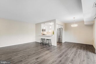 6139 Leesburg Pike in Falls Church, VA - Building Photo - Building Photo