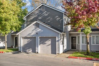 Lakeshore & Lakeview Townhomes in Lake Stevens, WA - Building Photo - Building Photo