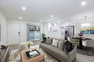 Casa Del Sol in Los Angeles, CA - Building Photo