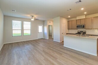 10830 Cloudless Ct in Conroe, TX - Building Photo - Building Photo