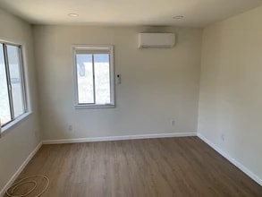 1877 Gardenia Ave in Long Beach, CA - Building Photo - Building Photo