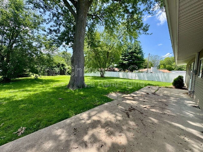 1926 Terrace Dr in Peru, IL - Building Photo - Building Photo