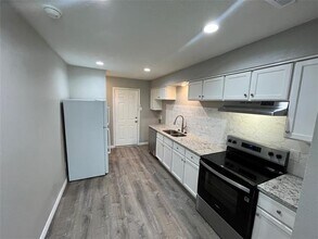 513 Henderson Cir in Garland, TX - Building Photo - Building Photo