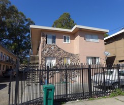 2363 Humboldt Ave in Oakland, CA - Foto de edificio - Building Photo