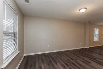 2224 Gooseberry Rd in Charlotte, NC - Foto de edificio - Building Photo