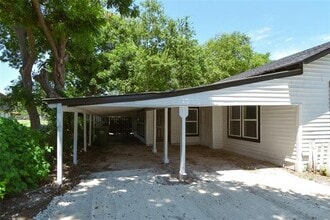 403 Gaither St in Glen Rose, TX - Building Photo - Building Photo