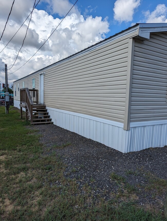 1401 Transmitter Rd in Panama City, FL - Building Photo - Building Photo