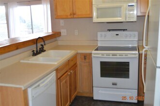 418 Garland Dr-Unit -226 in Lake Jackson, TX - Building Photo - Building Photo