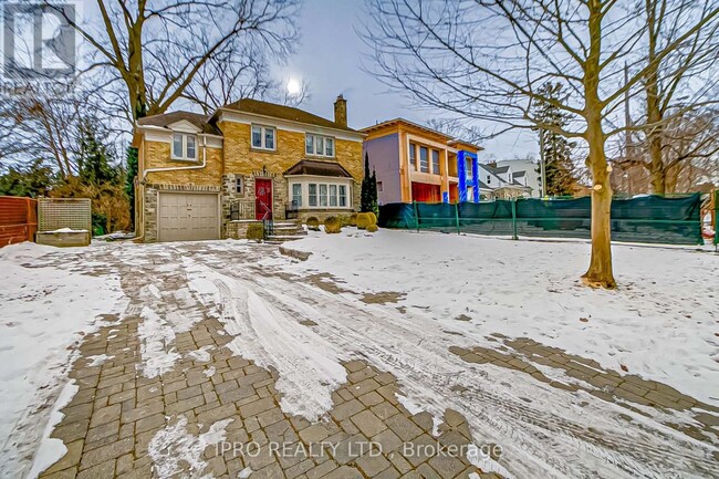 24 Burnhamthorpe Park Blvd in Toronto, ON - Building Photo - Building Photo