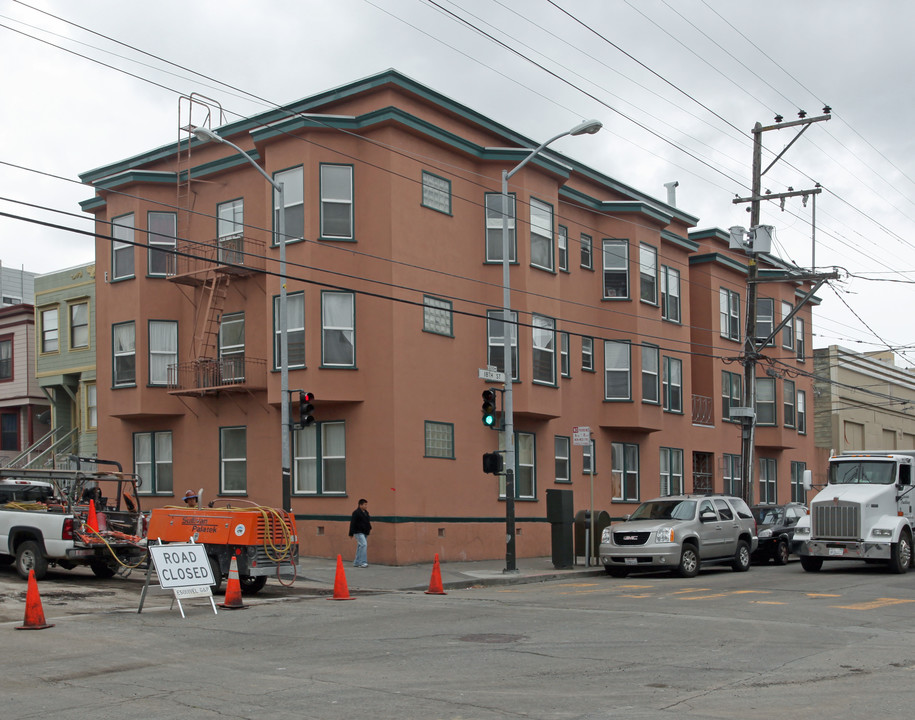 3351 18th St in San Francisco, CA - Building Photo