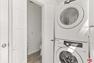 2128 Navy St in Santa Monica, CA - Building Photo - Building Photo