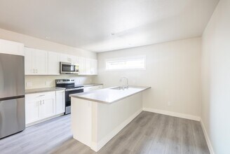 243 N. Ellsworth in San Mateo, CA - Foto de edificio - Building Photo