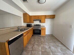 7424 Golden Glenn Ct in Orlando, FL - Building Photo - Building Photo