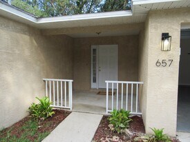 657 Intracoastal Cir in St. Augustine, FL - Building Photo