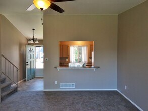 5740 S Nepal Way in Centennial, CO - Building Photo - Building Photo