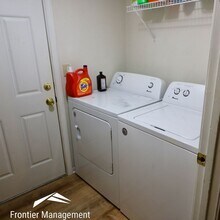 614-616 Thurston St in Manhattan, KS - Foto de edificio - Building Photo