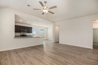 10925 Gray Mare Dr in Fort Worth, TX - Building Photo - Building Photo
