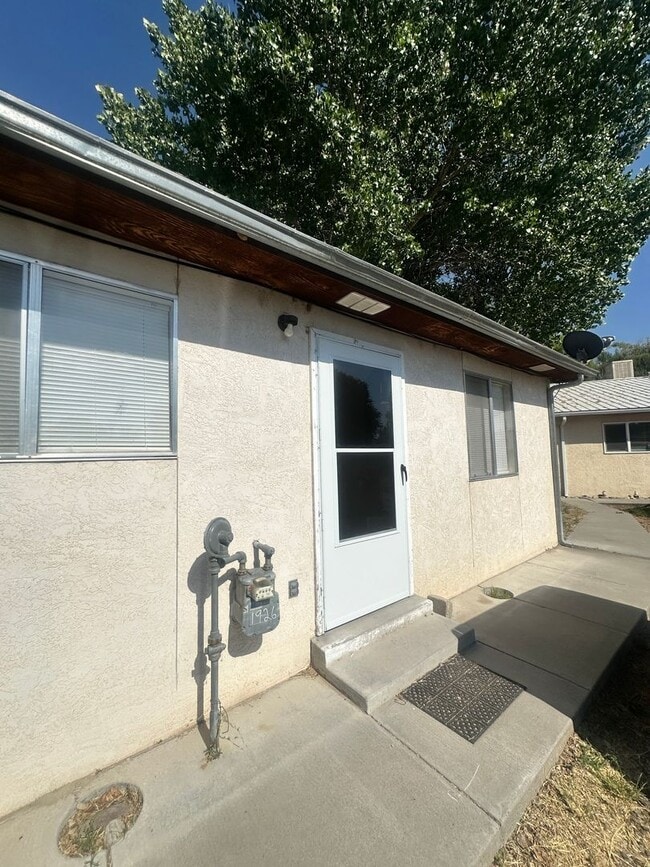 1406 Saiz Ln in Bloomfield, NM - Foto de edificio - Building Photo